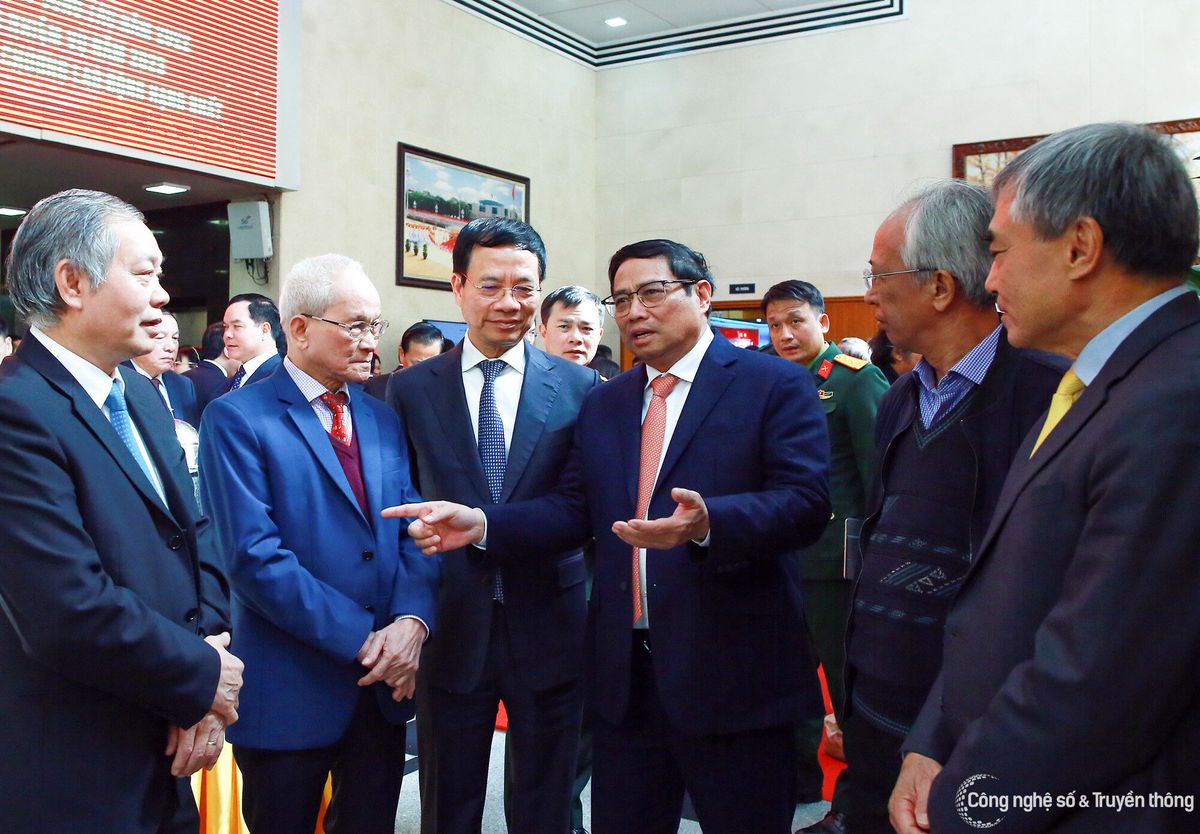 Thủ tướng Phạm Minh Chính chỉ đạo về chuyển đổi số