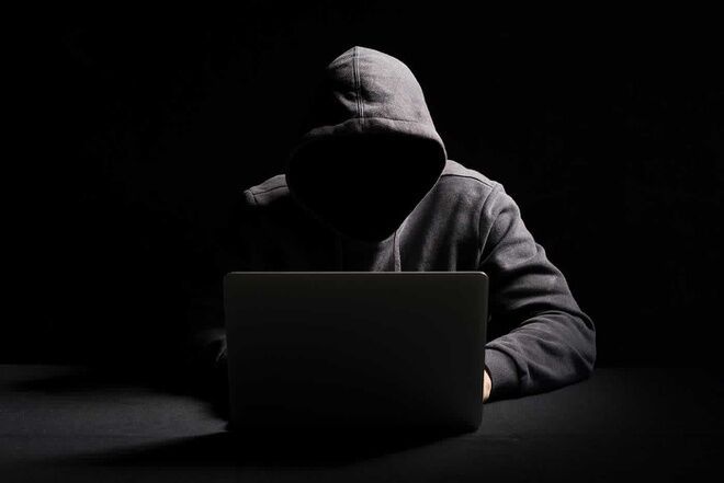 Kênh YouTube FAPTV bị hacker tấn công quảng cáo tiền mã hóa