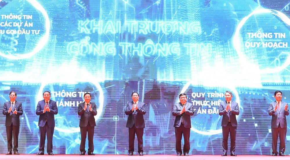 FPT đồng hành cùng Khánh Hòa chuyển đổi số và phát triển xanh