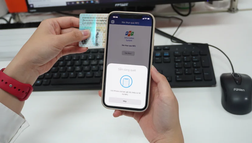 Người dùng có thể tiến hành xác thực thẻ CCCD gắn Chip nhanh chóng qua ứng dụng FPT.IDCheck