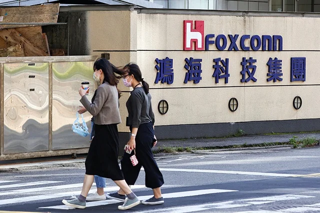 Foxconn ráo riết tuyển dụng công nhân sản xuất iPhone 15