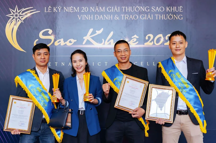 Bộ ba giải pháp BizCRM, BizMail và BizChat lần lượt được vinh danh tại Sao Khuê 2023