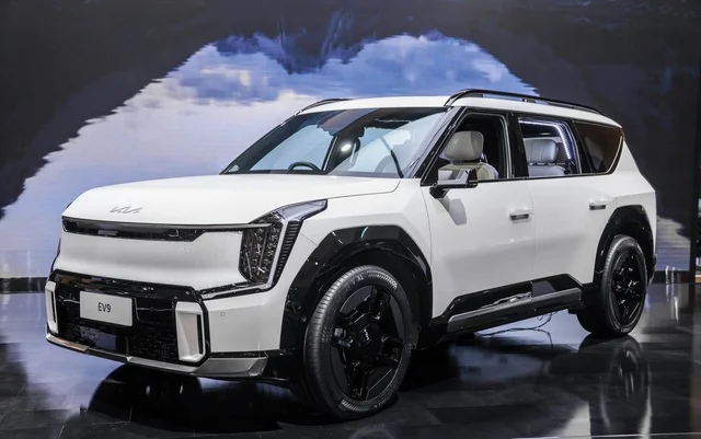 Kia EV9 2024 có giá bán lên tới 3,12 tỉ đồng