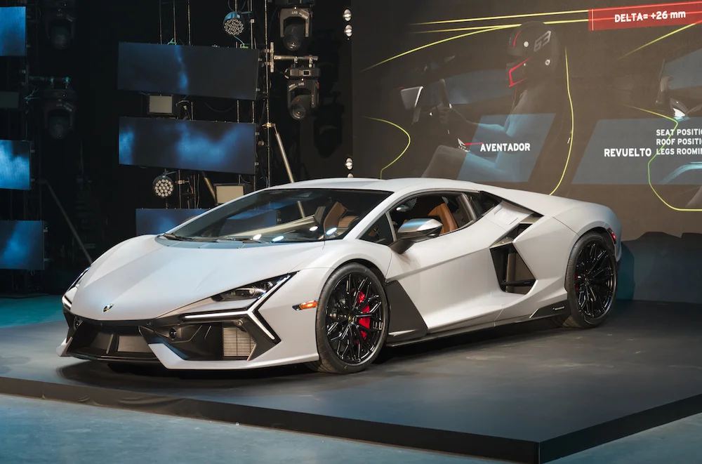 Lamborghini Revuelto ra mắt Việt Nam