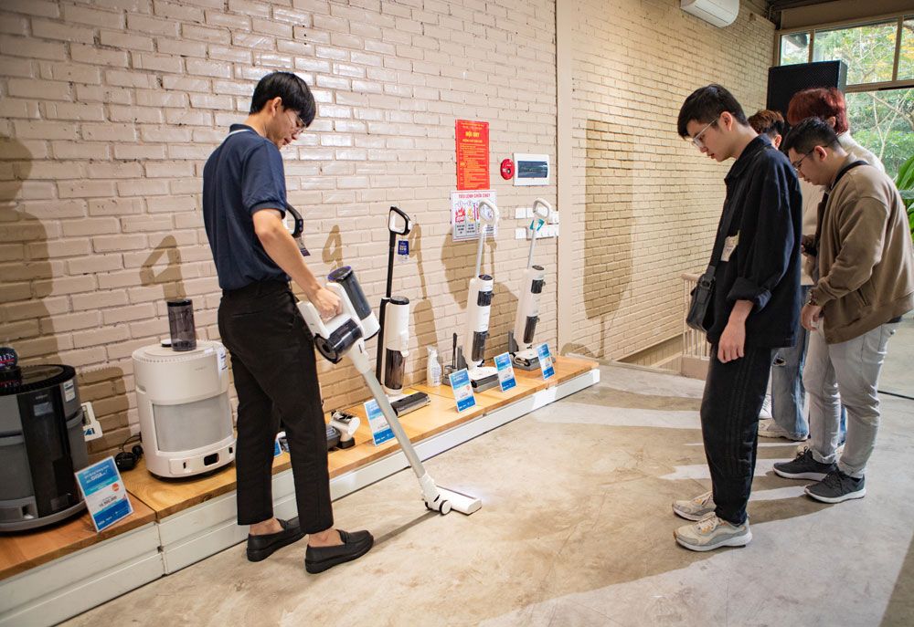 Ecovacs ra mắt thị trường Việt Nam loạt robot hút bụi mới từ CES 2024
