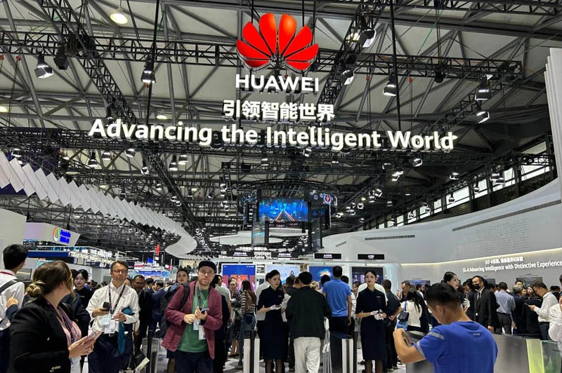 Advancing the Intelligent World Huawei