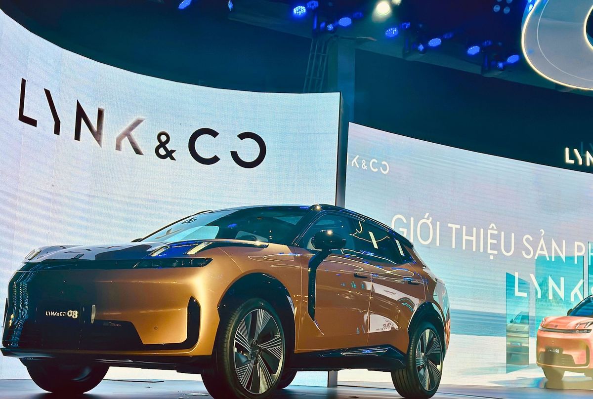 Mẫu xe Hybrid Lynk & Co 08