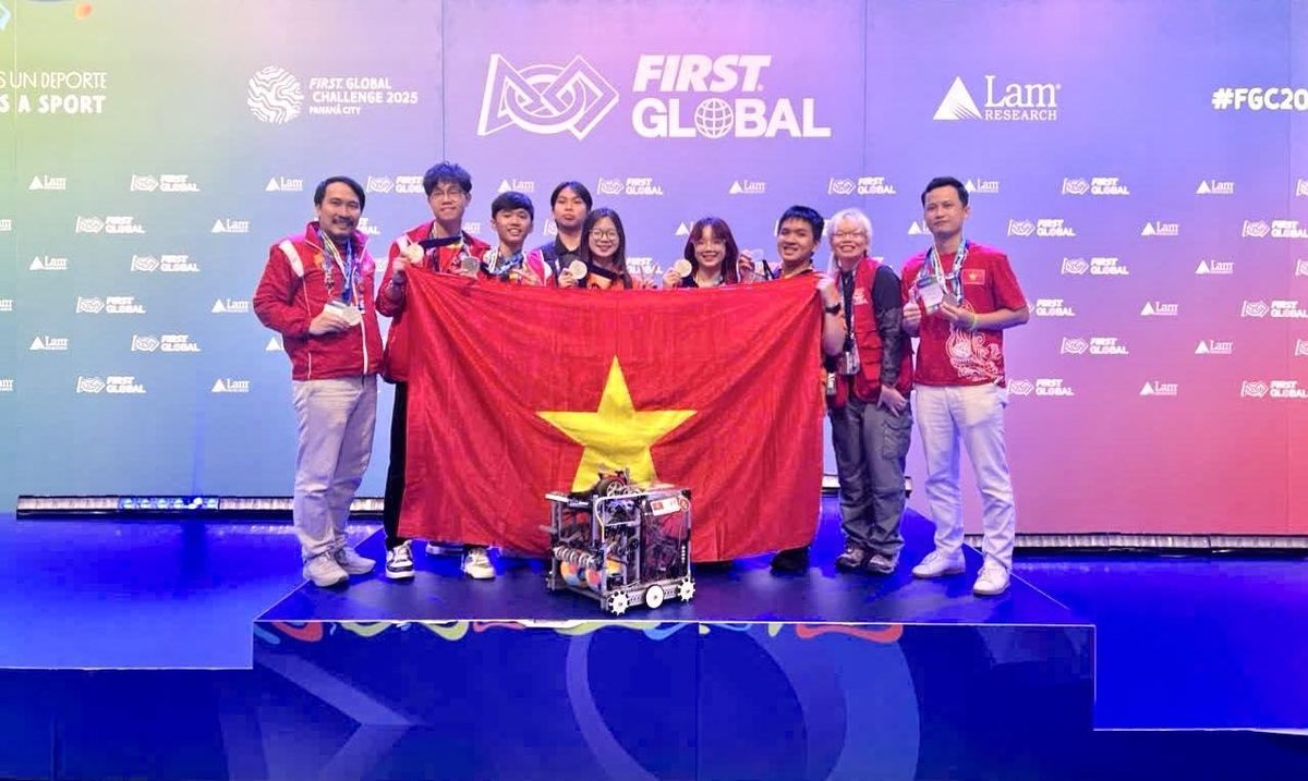 Đội tuyển Việt Nam giành huy chương bạc cuộc thi Robotics quốc tế
