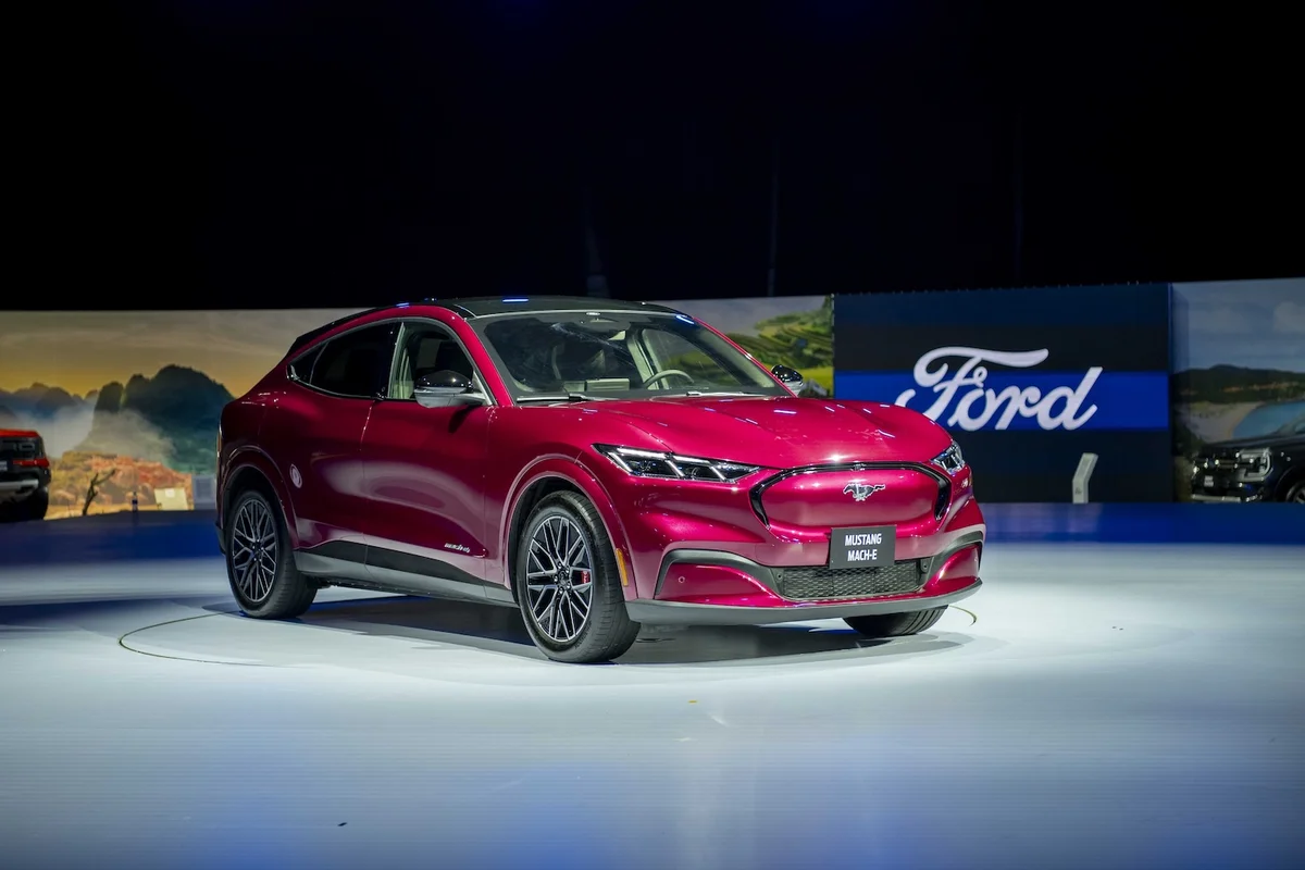 Cận cảnh Ford Mustang Mach-E – xe điện đầu tiên vừa chốt giá 2,599 tỷ đồng tại Việt Nam