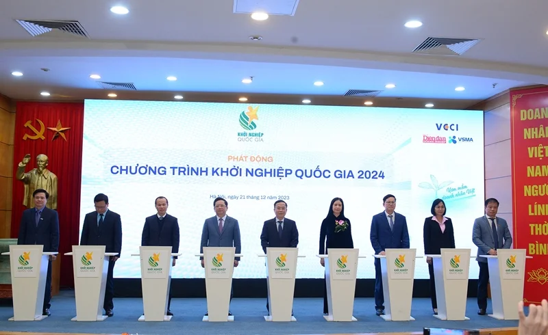Các đại biểu chính thức phát động Chương trình Khởi nghiệp Quốc gia 2024