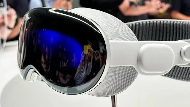 Kính Vision Pro